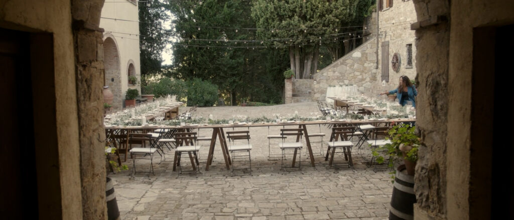 setting the table for dinner in quercia al poggio