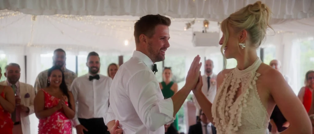 The bride and the groom's first dance