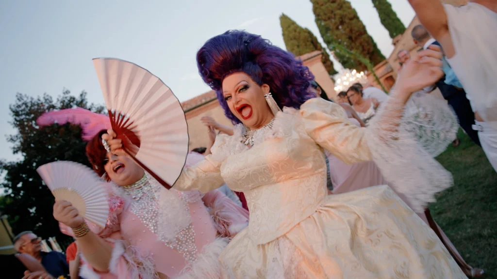 Drag queens singing and performing